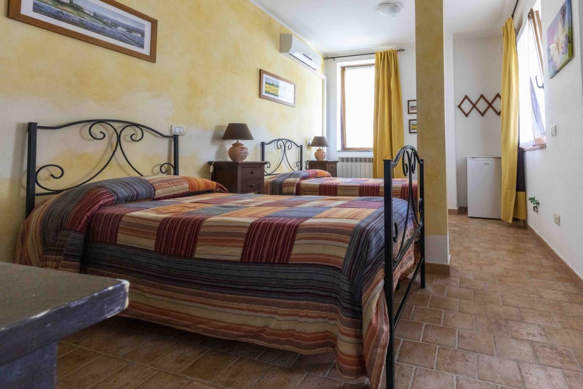 SUITE (6)